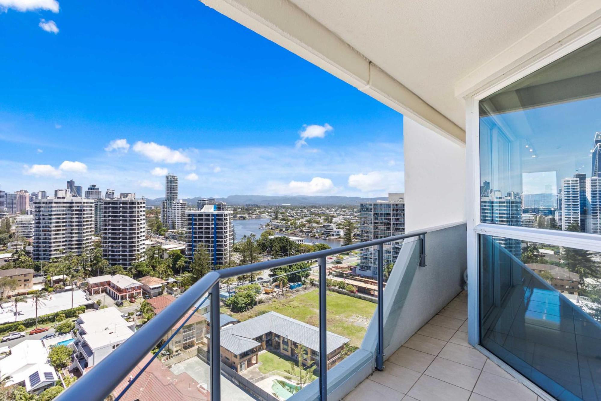 Baronnet Apartments Gold Coast Esterno foto